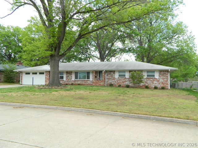 1416 Lariat Drive, Bartlesville, OK 74006