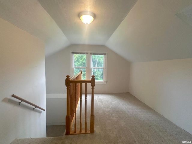 604 W Walnut Street, Carbondale, IL 62901