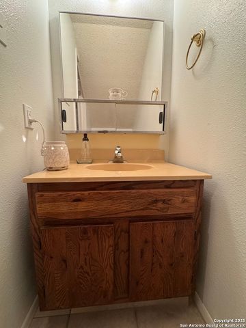 305 S Archer St Apt B2, Beeville, TX 78102