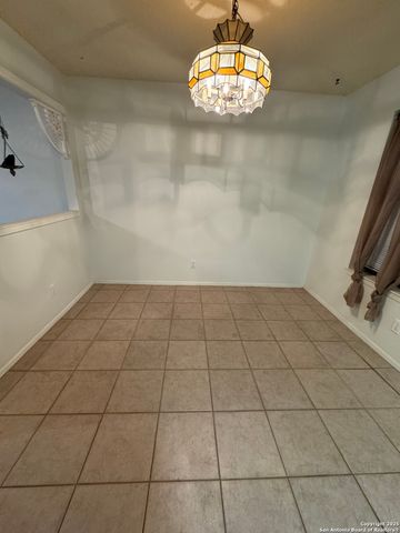 305 S Archer St Apt B2, Beeville, TX 78102