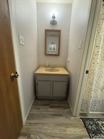 305 S Archer St Apt B2, Beeville, TX 78102