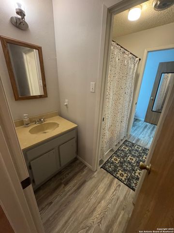 305 S Archer St Apt B2, Beeville, TX 78102