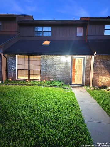 305 S Archer St Apt B2, Beeville, TX 78102
