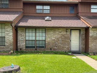 305 S Archer St Apt B2, Beeville, TX 78102