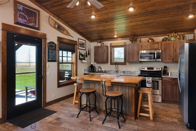 5469 US Highway 287, Ennis, MT 59740