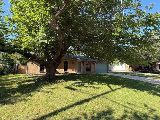 108 Cooper Street, Cedar Hill, TX 75104