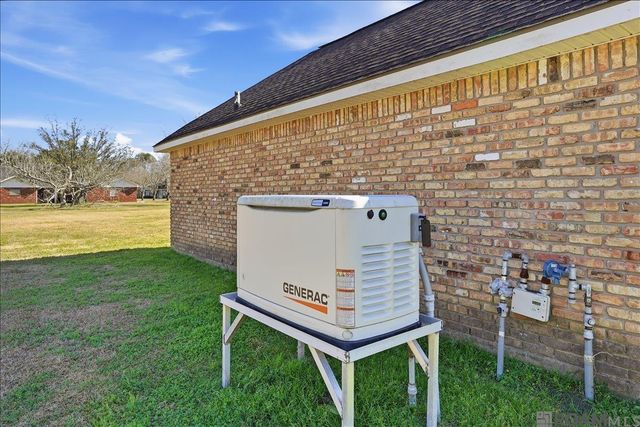 2110 S Ormond Ave, Gonzales, LA 70737