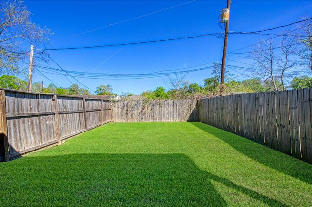 9306 Bean Street A, Houston, TX 77028