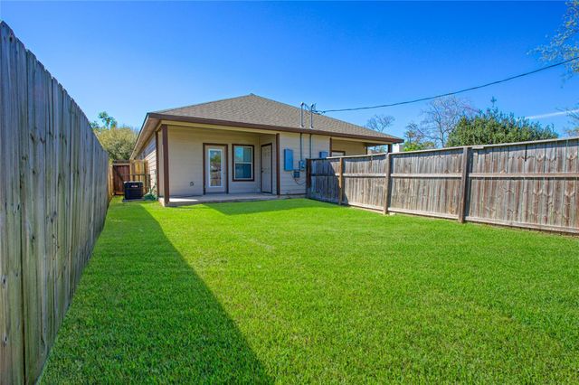 9306 Bean Street A, Houston, TX 77028