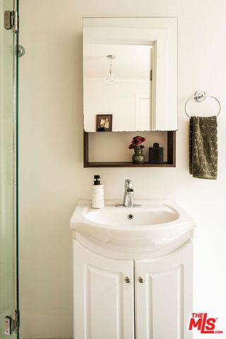 2354 Landa Street, Los Angeles, CA 90039