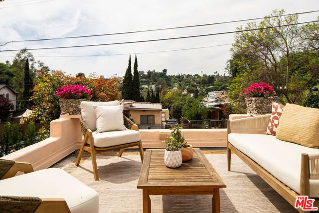 2354 Landa Street, Los Angeles, CA 90039
