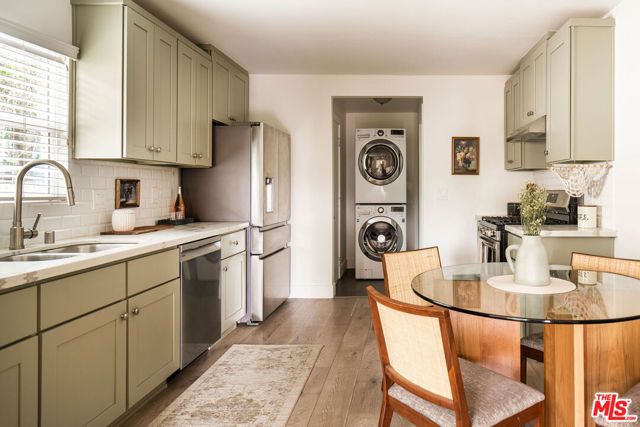 2354 Landa Street, Los Angeles, CA 90039