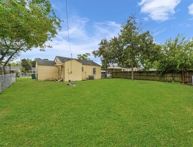 1601 Alabama Street, Baytown, TX 77520