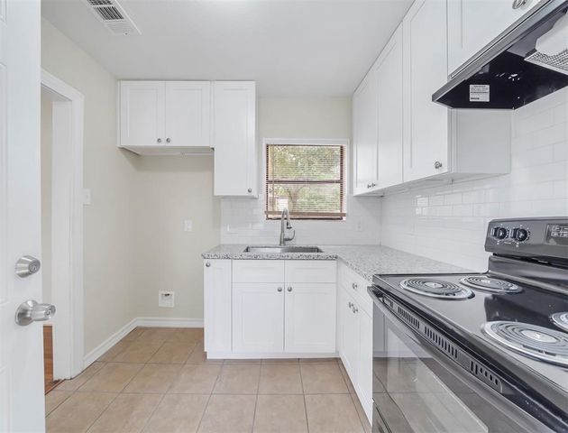 1601 Alabama Street, Baytown, TX 77520