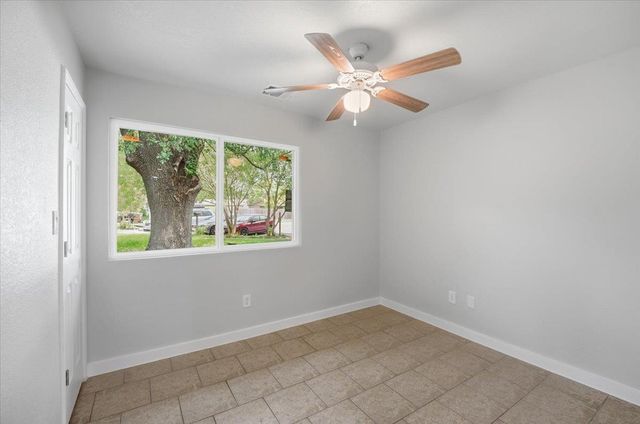 302 Shadow Bend CV, Austin, TX 78745