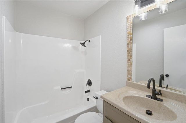 302 Shadow Bend CV, Austin, TX 78745