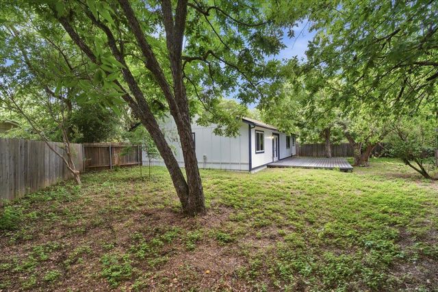 302 Shadow Bend CV, Austin, TX 78745