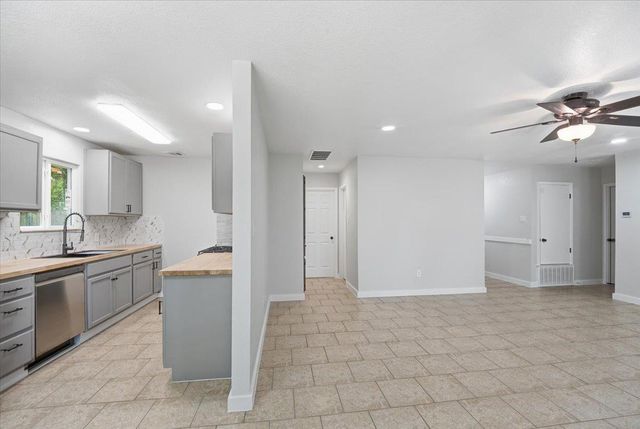 302 Shadow Bend CV, Austin, TX 78745