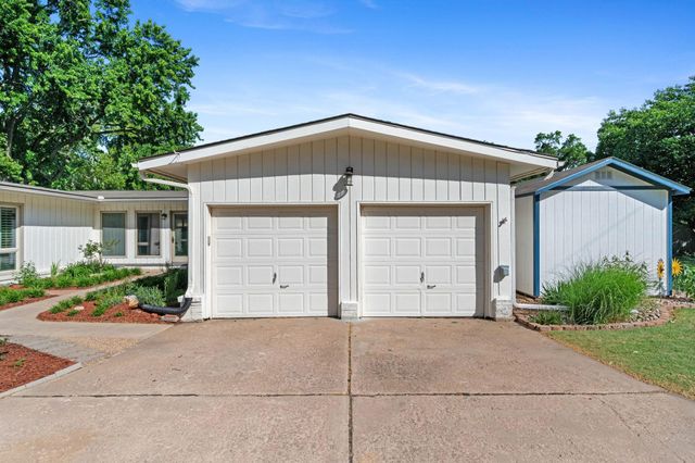 262 S Bonnie Brae St, Wichita, KS 67207