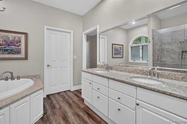 7480 Majestic Woods Drive, Linden, MI 48451