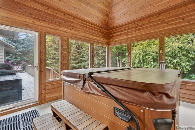 7480 Majestic Woods Drive, Linden, MI 48451
