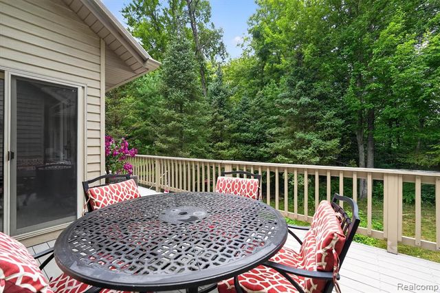 7480 Majestic Woods Drive, Linden, MI 48451