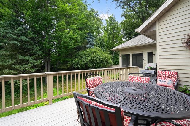 7480 Majestic Woods Drive, Linden, MI 48451