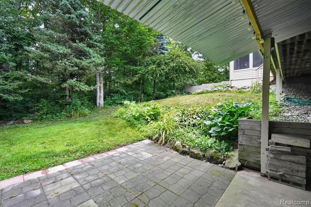 7480 Majestic Woods Drive, Linden, MI 48451