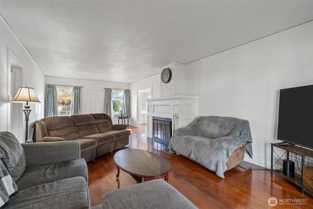 317 Harrison Avenue, Centralia, WA 98531