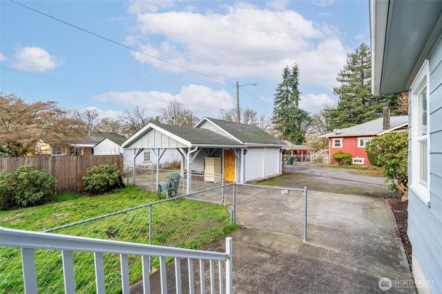 317 Harrison Avenue, Centralia, WA 98531