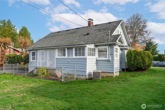 317 Harrison Avenue, Centralia, WA 98531