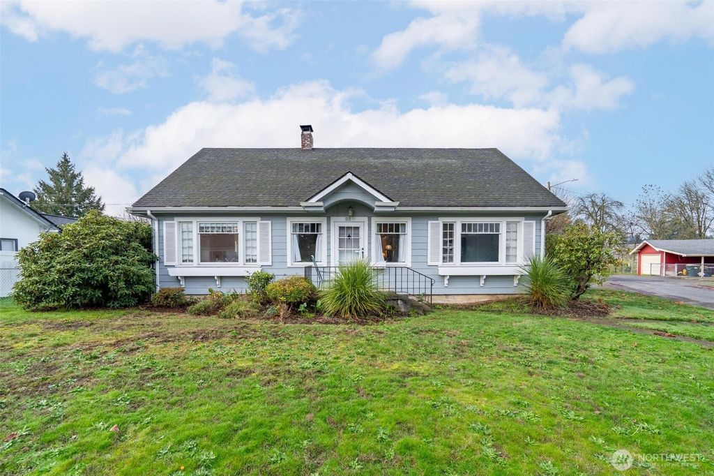 317 Harrison Avenue, Centralia, WA 98531