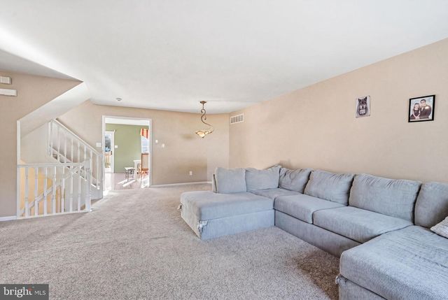 327 ALLENS LN, Mullica Hill, NJ 08062