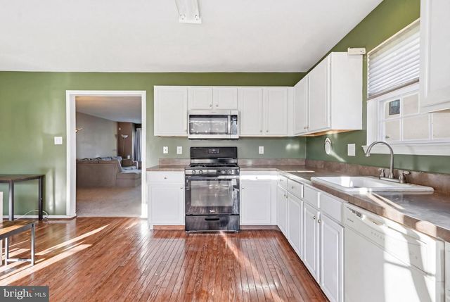 327 ALLENS LN, Mullica Hill, NJ 08062