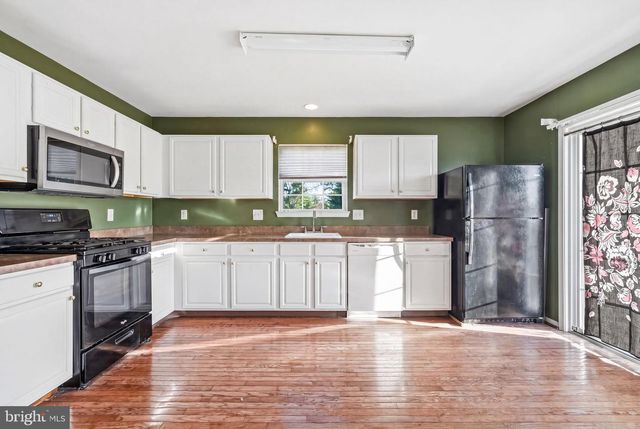 327 ALLENS LN, Mullica Hill, NJ 08062