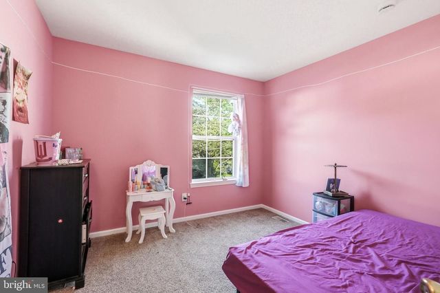 327 ALLENS LN, Mullica Hill, NJ 08062
