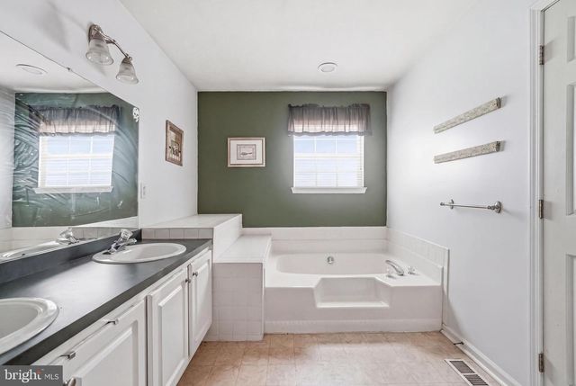 327 ALLENS LN, Mullica Hill, NJ 08062