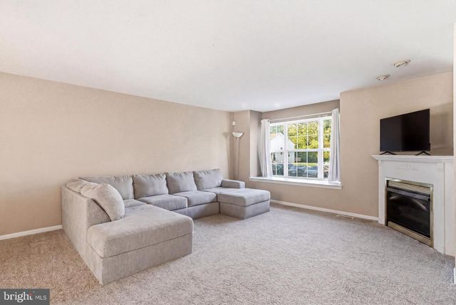 327 ALLENS LN, Mullica Hill, NJ 08062