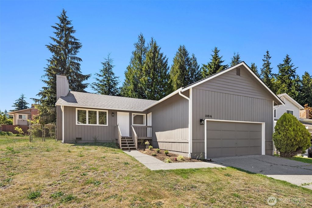 10816 10th Drive SE, Everett, WA 98208
