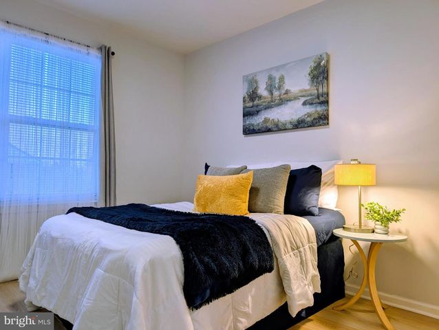 18 SCARLET OAK DR, Princeton, NJ 08540