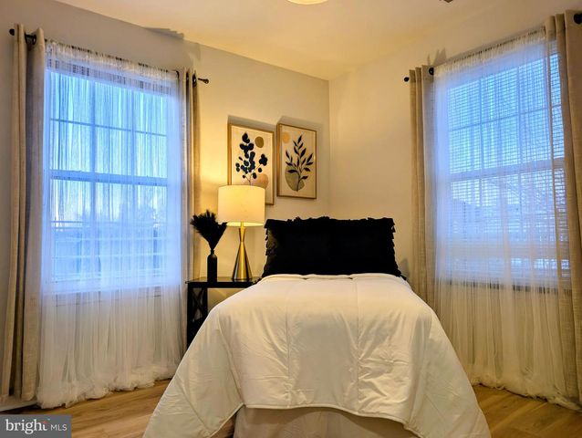 18 SCARLET OAK DR, Princeton, NJ 08540