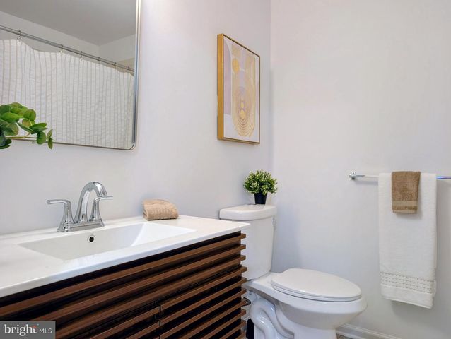 18 SCARLET OAK DR, Princeton, NJ 08540