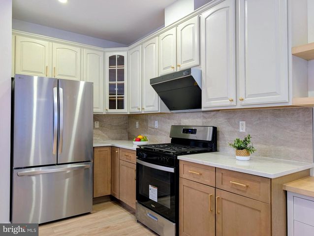 18 SCARLET OAK DR, Princeton, NJ 08540