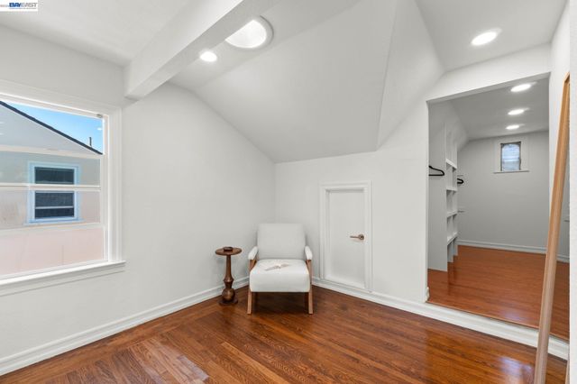 5869 Picardy Dr, Oakland, CA 94605