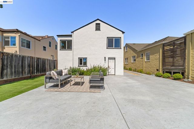 5869 Picardy Dr, Oakland, CA 94605
