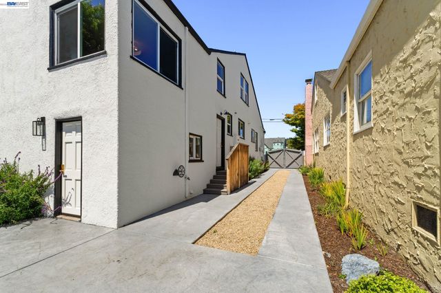 5869 Picardy Dr, Oakland, CA 94605