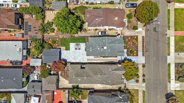5869 Picardy Dr, Oakland, CA 94605