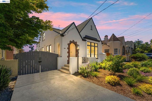 5869 Picardy Dr, Oakland, CA 94605