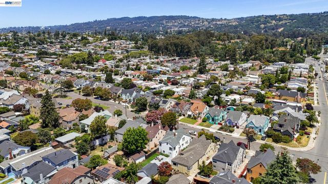 5869 Picardy Dr, Oakland, CA 94605