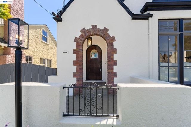5869 Picardy Dr, Oakland, CA 94605
